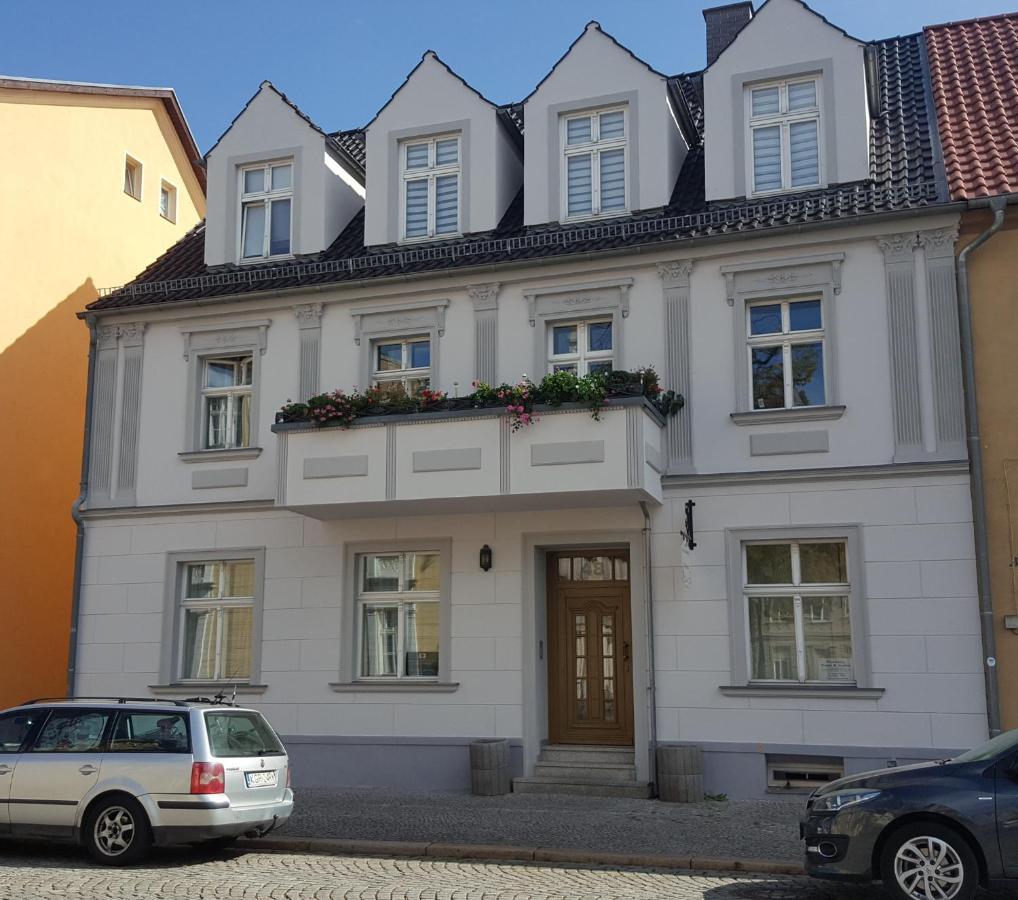 Fewo Am Marktplatz I Eisenhüttenstadt Eksteriør billede